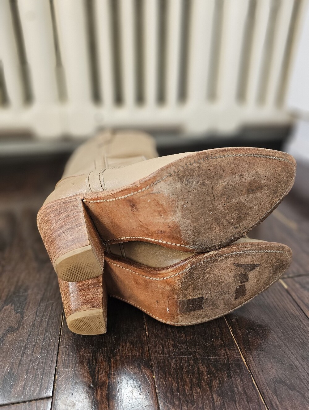 Vintage Frye 7898 Western Boots Size 6B Made in USA Tan Leather High Heel - Picture 7 of 12